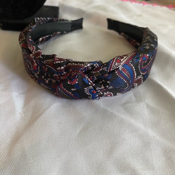 headband - Picture 2 of 4